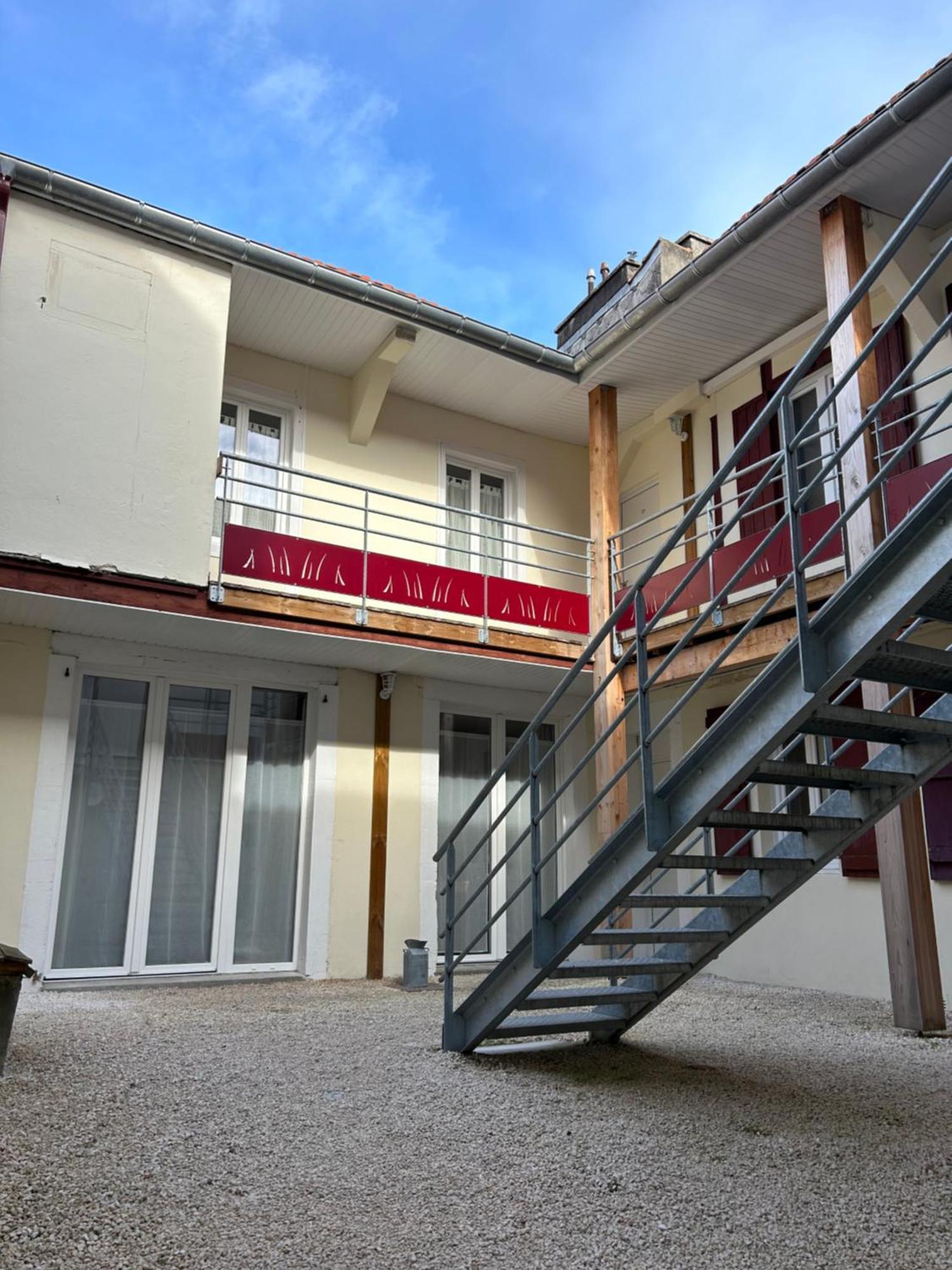 Le Patio : Appartement Chic 3 Chambres Au Coeur De Pau Exteriér fotografie